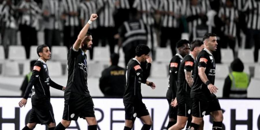 الشباب يتخطى الرياض بثلاثية في دوري روشن