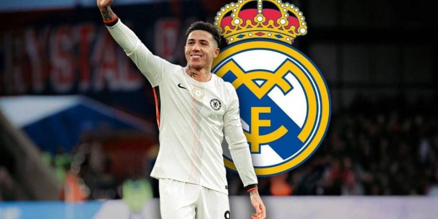 تشيلسي يوقف إنزو فرنانديز لمباراتين بسبب تصريحاته حول رغبته بالانتقال إلى مدريد