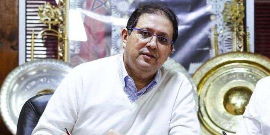 أيت منا يغادر "دونور" وسط وابل من الغضب والانتقادات