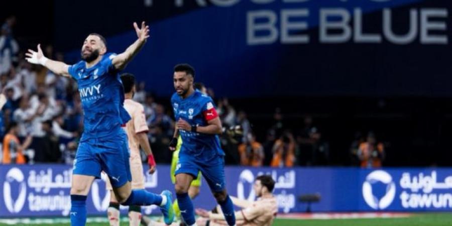 بنزيما يقود الهلال لسحق الخلود بسداسية
