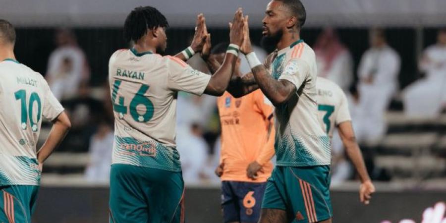 الأهلي يتعثر أمام الفيحاء في دوري روشن