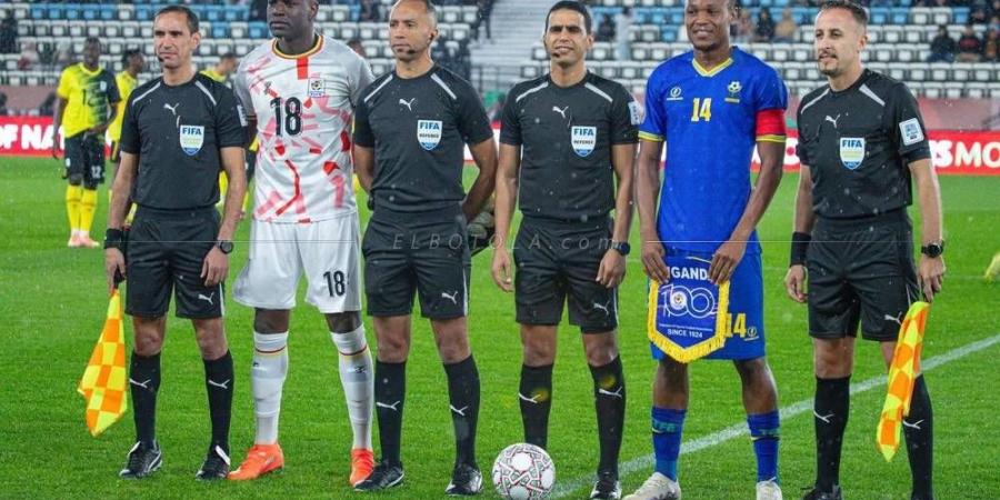 "الفيفا" تتدخل لحل أزمة تأشيرات حكام المونديال وتؤكد رفضها إدارتهم لأي مباراة ودية للمنتخبات المشاركة في الحدث